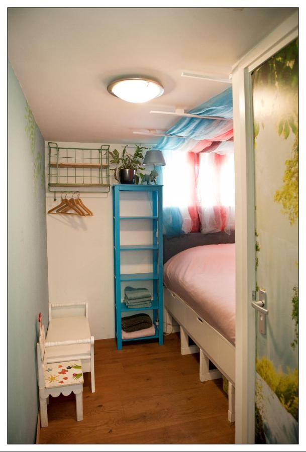 Private Guesthouse Bnb The Waterhouse Houseboat Amsterdam Extérieur photo
