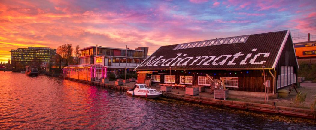 Private Guesthouse Bnb The Waterhouse Houseboat Amsterdam Extérieur photo
